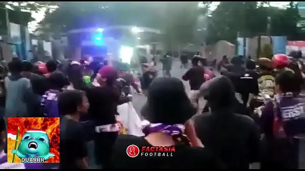 Video tenaga THIS IS A FIGHT BETWEEN SUPPORTERS Part 1 baharu