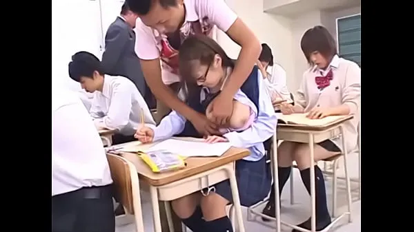 新Students in class being fucked in front of the teacher | Full HD能源视频