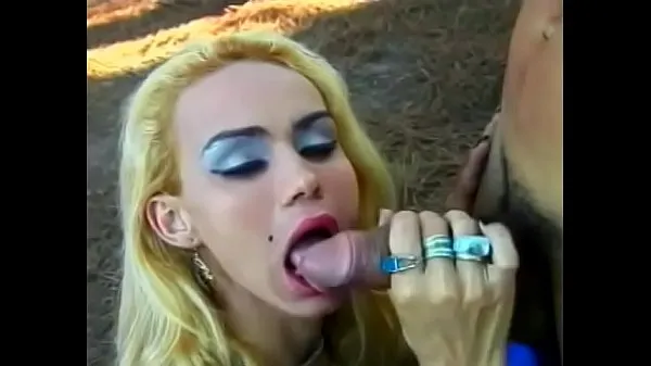 مقاطع فيديو جديدة للطاقة Young blonde transvestite is fucked in the ass under a tree