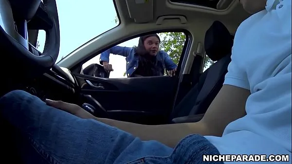 Yeni NICHE PARADE - Black Amateur Slut Gives Me Blowjob In Automobile For Money enerji Videoları