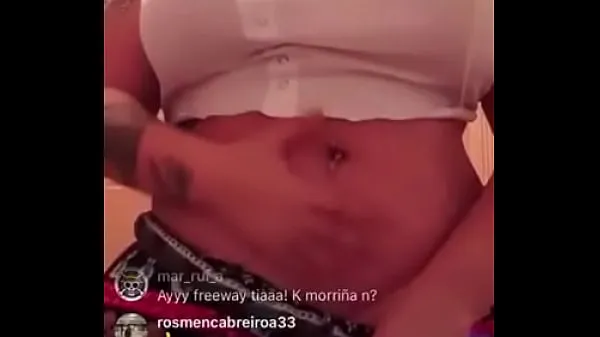 새로운 A fat woman show the tits in live 에너지 동영상