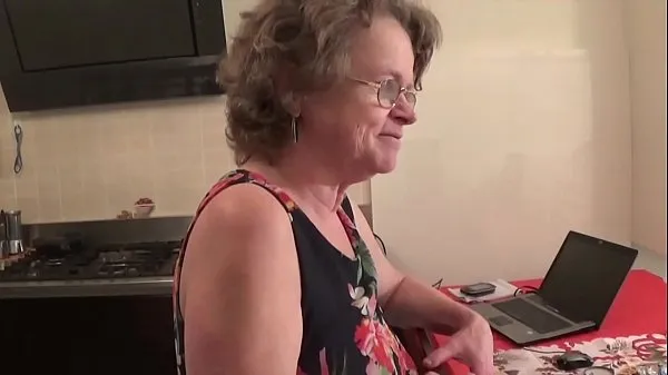 Video tenaga Old Slut Italian Granny baharu