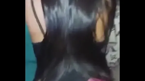 Nya Young girl giving ass on the sofa energivideor