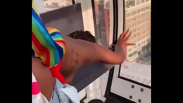 نئی Gibby The Clown fucks girl 2,749 feet in the air توانائی کی ویڈیوز