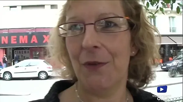 Video tenaga Françoise, mature in need of cock baharu