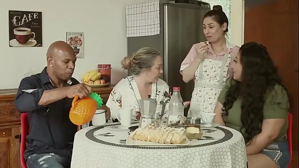 Új THE BIG WHOLE FAMILY - THE HUSBAND IS A CUCK, THE step MOTHER TALARICATES THE DAUGHTER, AND THE MAID FUCKS EVERYONE | EMME WHITE, ALESSANDRA MAIA, AGATHA LUDOVINO, CAPOEIRA energia videók