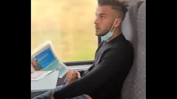 Video tenaga handjob on the train baharu