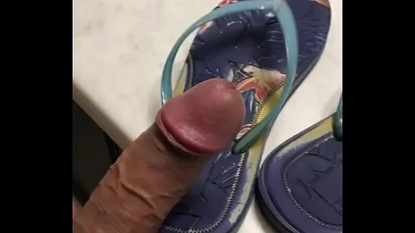 Video energi Havainas fucking and enjoying lightly used slippers baru