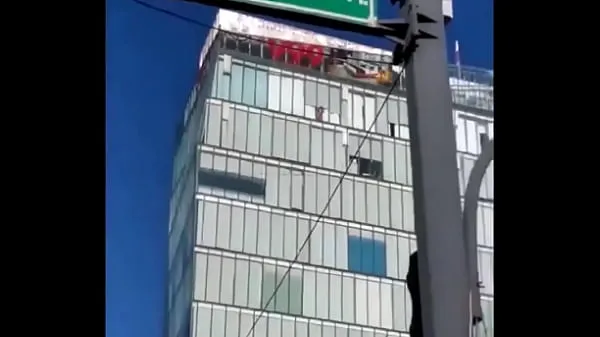 วิดีโอพลังงานCouple in Morelia buildingใหม่