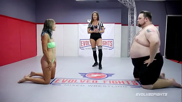 مقاطع فيديو جديدة للطاقة Mixed Wrestling Fight with Vinnie O'Neil wrestling newcomer Stacey Daniels and getting sucked