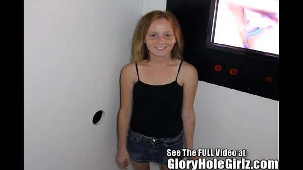 Nieuwe Red Head Shorty Ravaged in a Glory Hole energievideo's