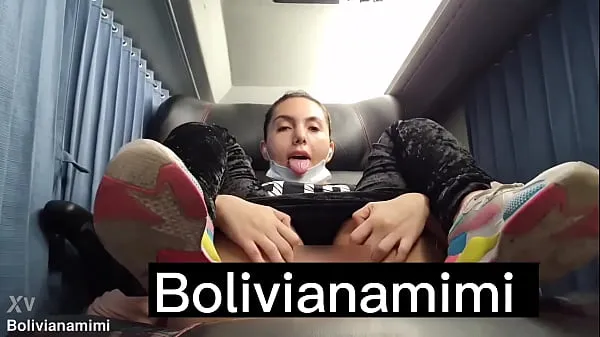 Nové videá o No pantys on the bus... showing my pusy ... complete video on bolivianamimi.tv energii