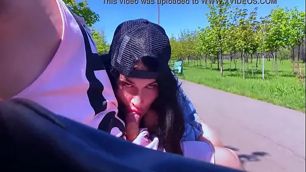 Új Blowjob challenge in public to a stranger, the guy thought it was prank energia videók