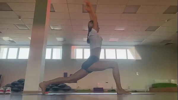 Nowe filmy Yoga fetish with Gina Gerson energii