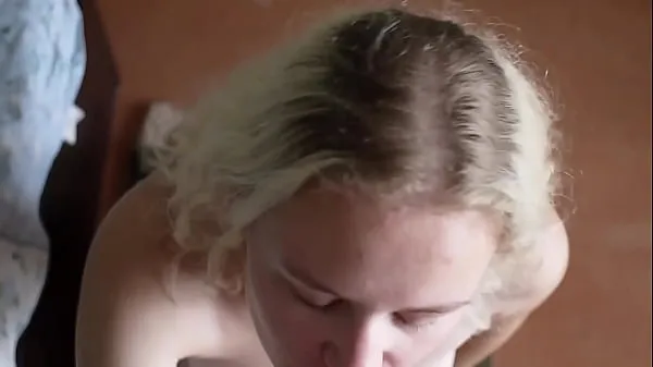 วิดีโอพลังงานgirl 18 years deep takes a dick in her mouthใหม่