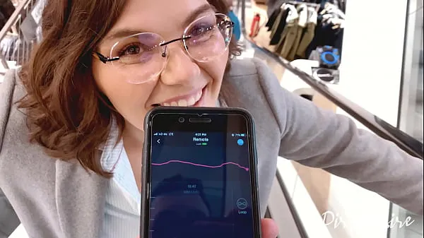 วิดีโอพลังงานBlowjob in the chaning room - shopping in the mall goes wild - She swallows my cum in publicใหม่