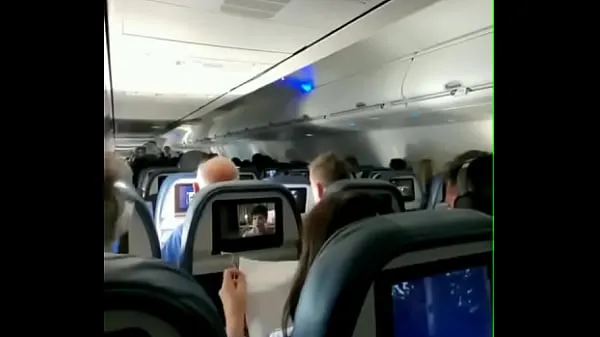 مقاطع فيديو جديدة للطاقة Hot young girl Inside the aeroplane