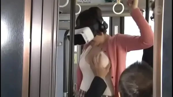 Video Cute Asian Gets Fucked On The Bus Wearing VR Glasses 1 (har-064 năng lượng mới