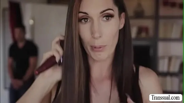 Nové videá o Stepson bangs the ass of her trans stepmom energii