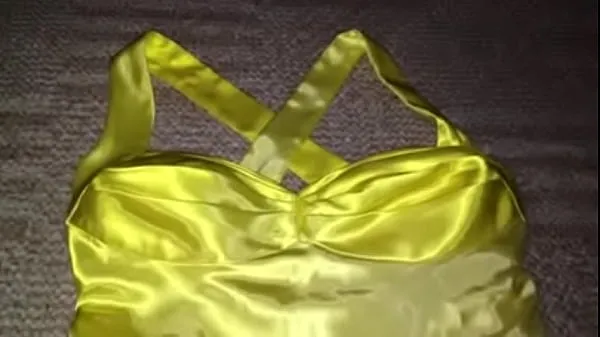 مقاطع فيديو جديدة للطاقة Yellow & White Ombre Satin Homecoming Dress