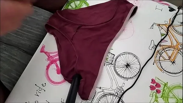 Novos vídeos de energia Cum on my wife's panties 203