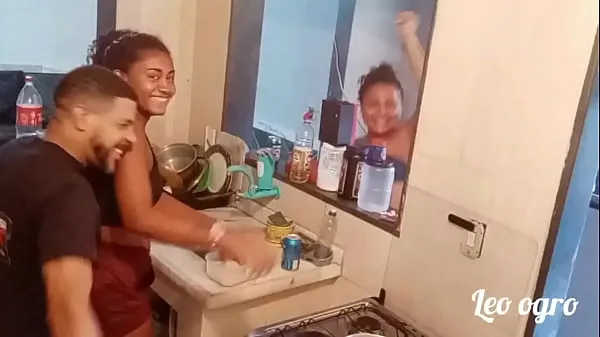 نئی In the kitchen where all the bitching with Myllena Rios started توانائی کی ویڈیوز