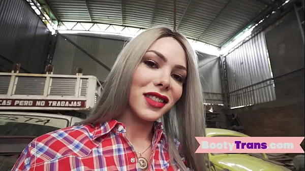 Új Big ass latina ts sucking garage bf after shaking butt energia videók