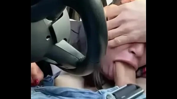 Nya blowjob in the car before the police catch us energivideor