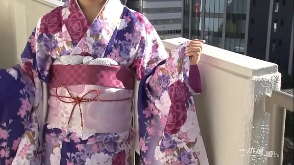 새로운 Rei Kawashima Introducing a new work of "Kimono", a special category of the popular model collection series because it is a 2013 seijin-shiki! Rei Kawashima appears in a kimono with a lot of charm that is different from the year-end and New Year 에너지 동영상