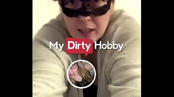 مقاطع فيديو جديدة للطاقة CurvySecret) Puts A Butt Plug For The First Time In Her Tight Asshole Loves It - My Dirty Hobby