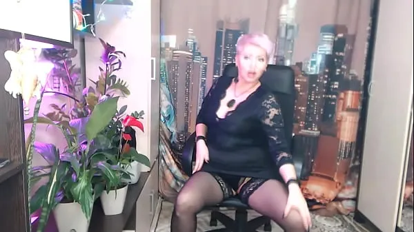 Νέα βίντεο Today, the mature AimeeParadise has a tough client in a private show... All her holes are waiting for cruel tests ενέργειας