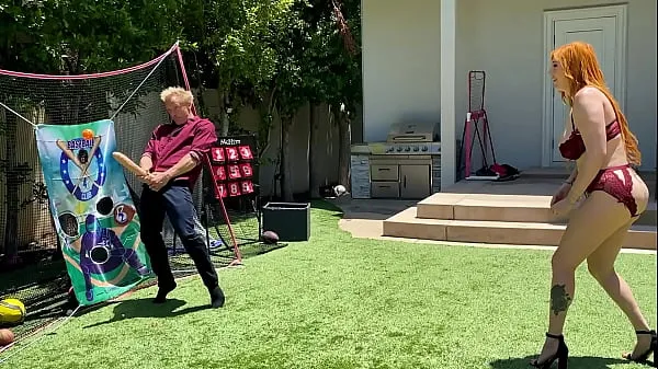نئی Big Ass Redhead Milf Plays Dick Ball With Step Son's Huge White Cock توانائی کی ویڈیوز