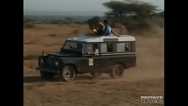 Nové videá o Yelena Schieffer Enjoys a Gangbang After the Safari energii