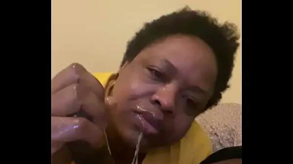 Nové videá o Mature ebony bbw gets throat fucked by Gansgta BBC energii