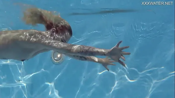Video energi Finnish blonde tattooed pornstar Mimi underwater baru