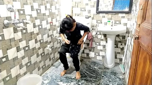 Novos vídeos de energia Irmão adotivo e irmã adotiva fodendo no banheiro
