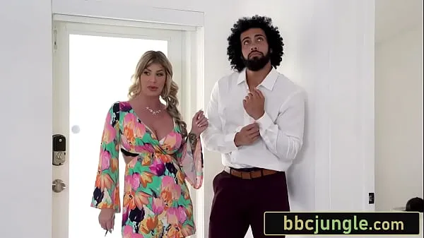 Nové videá o Stunning BBC-Obsessed MILF Seduces Her Husband's Assistant (Lolly Dames energii