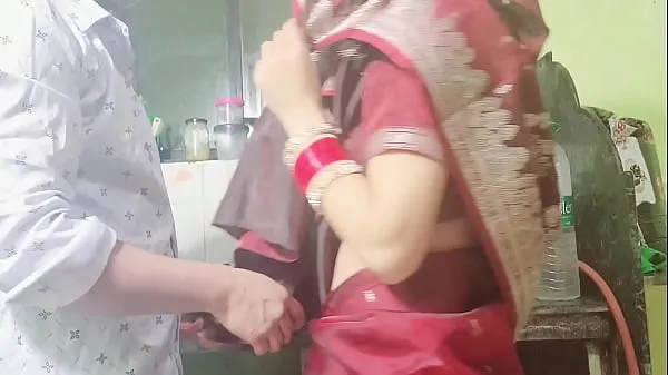 New Desi was looking good in saree, then gave energy Videos