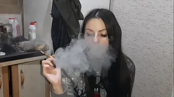Novi videoposnetki My fetish girlfriend smokes and watches me have sex with another girl - Lesbian Illusion Girls energije