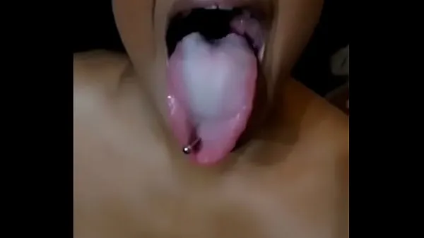مقاطع فيديو جديدة للطاقة Sexy Black Girl Tongue Ring Tongue Fetish
