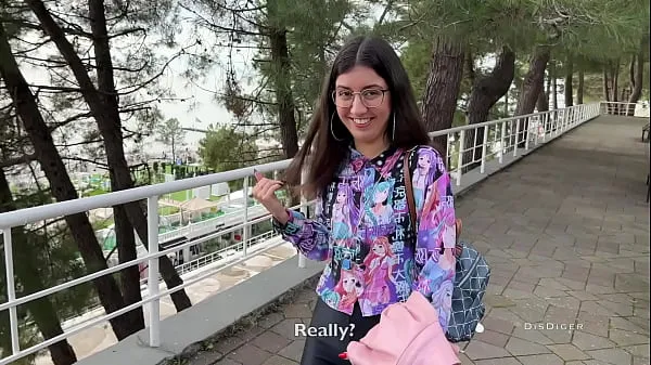 Nuovi video sull'energia Picked up a cutie on the street, fucked and cum on her glasses