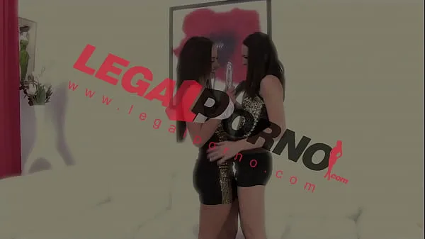 Nuevos videos de energía Nomi Melone & Emily F Gooey Buns Video SZ312