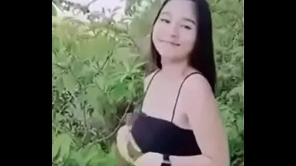 Nowe filmy Little Mintra is fucking in the middle of the forest with her husband energii