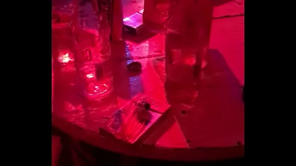 Video tenaga Searching for a slut in a public pub baharu