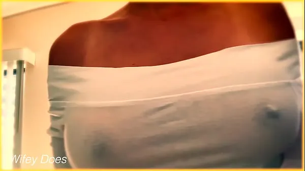 नई PREVIEW - WIFE shows amazing tits in braless wet shirt ऊर्जा वीडियो