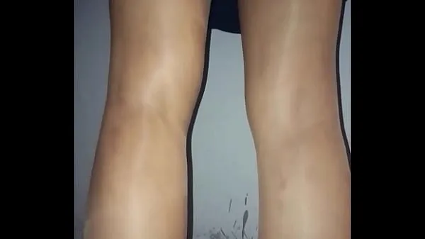 Novi videoposnetki Mature woman in pantyhose cleaning at night energije