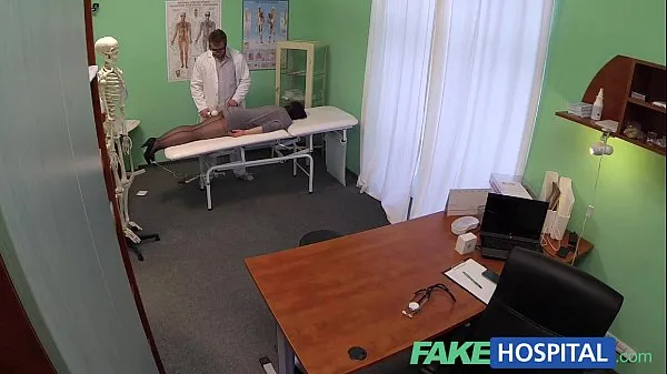 مقاطع فيديو جديدة للطاقة Fake Hospital G spot massage gets hot brunette patient wet