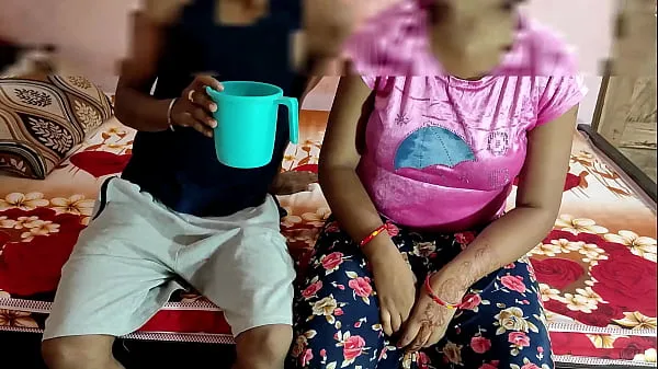 Nouvelles vidéos sur l’énergie Une jeune fille a été baisée par son beau-père qui rentrait du travail vidéo de sexe en hindi