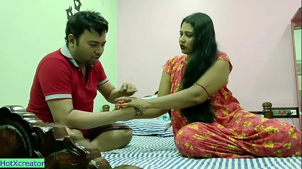مقاطع فيديو جديدة للطاقة Desi Romantic Bhabhi Sex! Porokiya Sex