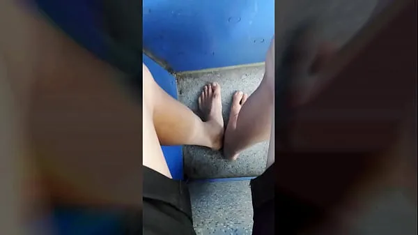 Video energi Twink walking barefoot on the road and still no shoe in a tram to the city baru